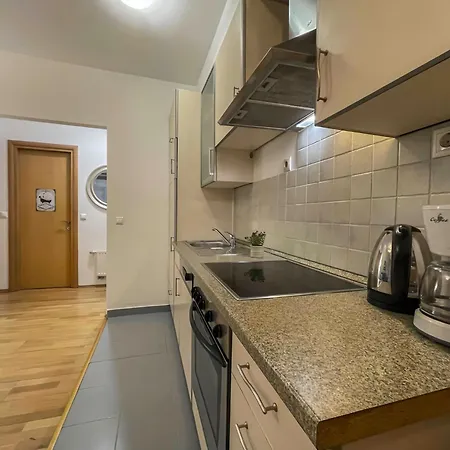 K321 Elitehost Kiraly