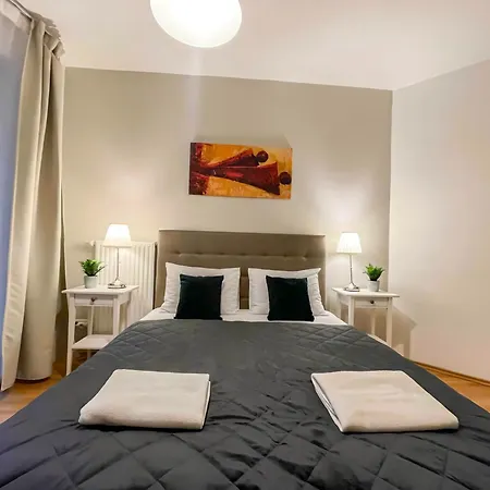 K321 Elitehost Kiraly Apartment *